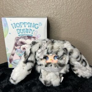 Yooki Hopping Bunny Grey Secret 1/24